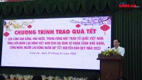 Phó Thủ tướng Chính phủ - Lê Minh Khái tặng quà tết cho gia đình chính sách, công nhân, người nghèo tại Long An