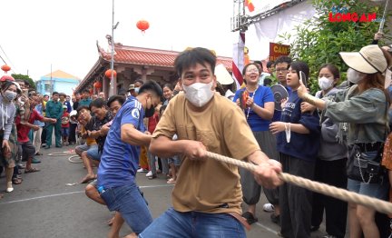 Sôi động phần hội tại Lễ hội Làm Chay