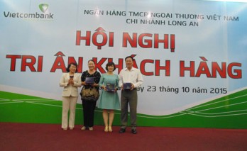 Vietcombank chi nhánh Long An hội nghị tri ân khách hàng