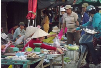 An toàn thực phẩm ở chợ tự phát?