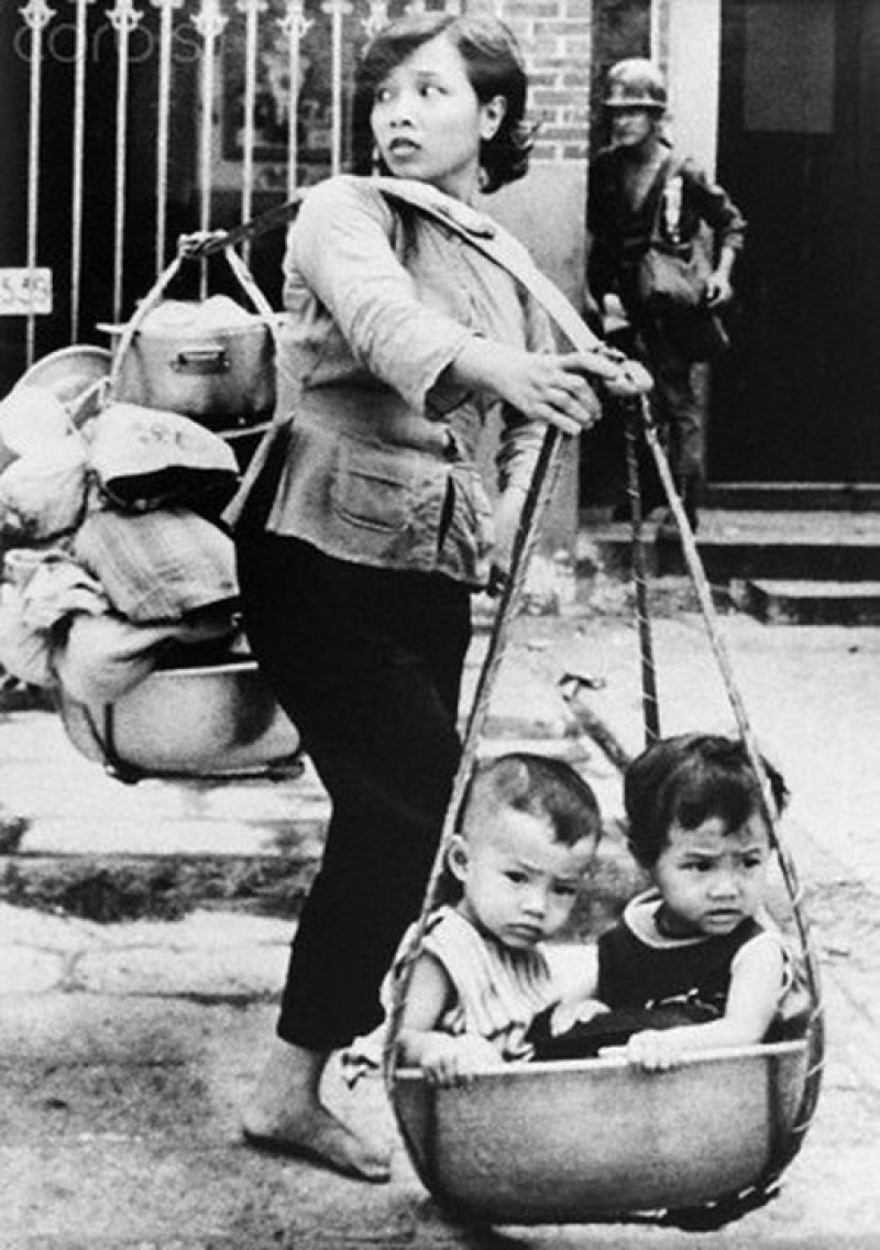 Cứu lấy đàn ông Việt Nam: Hình ảnh này chứa đựng sự kiện lịch sử quan trọng của đất nước Việt Nam. Nó giúp cho việc hiểu thêm về người đàn ông và nữ giới luôn cống hiến cho sự nghiệp độc lập, tự do của quốc gia. Sự cống hiến của họ đã cứu lấy đất nước này.