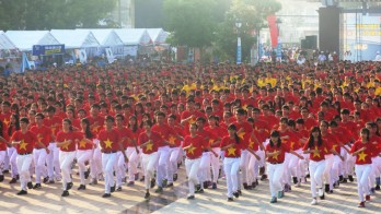 2.000 sinh viên Y dược Cần Thơ nhảy flashmob