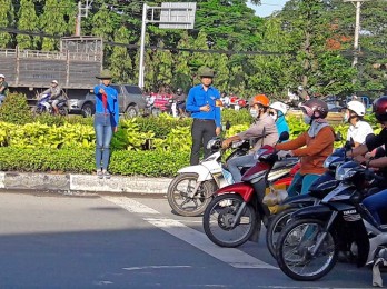 Long An: Đoàn thanh niên tham gia giữ gìn trật tự, an toàn giao thông