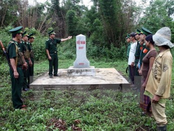 Đường biên giới Việt Nam-Lào là nơi gặp gỡ của tình hữu nghị