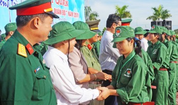 Long An xuất quân khóa học kỳ quân đội năm 2016