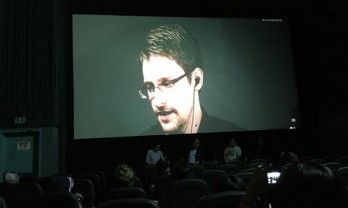 Edward Snowden bất ngờ xuất hiện và nói về phim đời mình