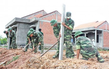 Cán bộ, chiến sĩ trẻ xung kích xây dựng và bảo vệ Tổ quốc