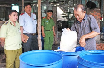 TP.Tân An phát hiện 425 kg mứt bí không nhãn mác