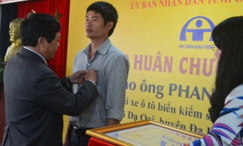 Chủ tịch nước tặng Huân chương Dũng cảm cho tài xế Phan Văn Bắc