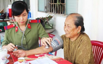 Đoàn Thanh niên Công an tỉnh thăm và phụng dưỡng Mẹ Việt Nam Anh hùng