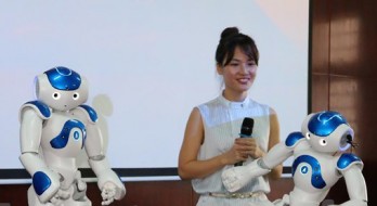 Trường đại học Việt Nam đưa robot vào giảng dạy, nghiên cứu