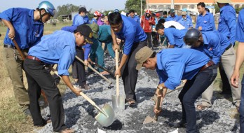 Phát huy vai trò xung kích, tình nguyện của thanh niên