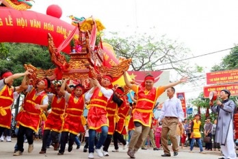 Hướng về nguồn cội