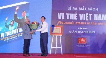 Ra mắt sách ảnh “Vị thế Việt Nam” của Nhà báo Giản Thanh Sơn