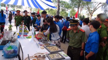 1.000 thanh niên tham gia ngày hội 'Thanh niên Bến Tre khởi nghiệp'