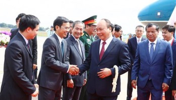 PM Nguyen Xuan Phuc arrives in Cambodia for Mekong-Lancang summit