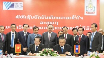 Vietnamese, Lao national universities foster exchanges