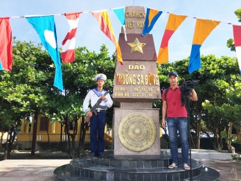 Gửi tình xuân đến lính đảo