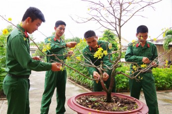 Xuân chiến sĩ nơi biên giới