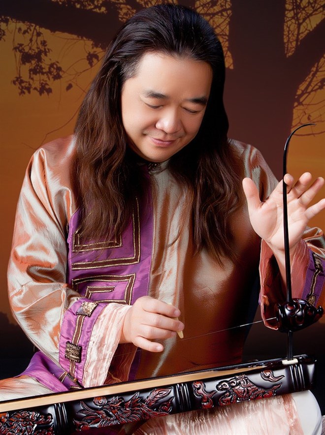 Vietnamese overseas dan bau (monochord) musician Pham Duc Thanh. (Photo: VNA)