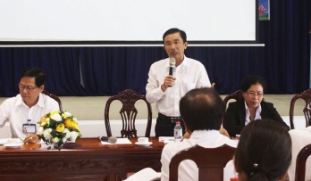 Long An talks tax with local enterprises