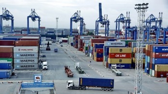 Import-export revenue surges nearly 37 percent in March