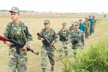 Lặng thầm những bước chân nơi biên giới