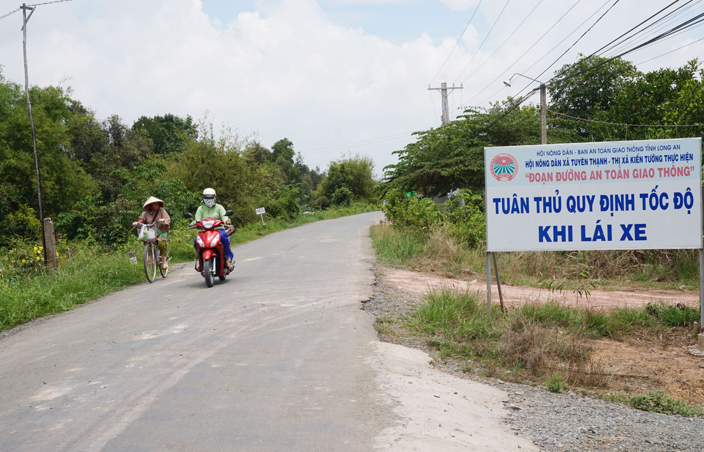 Đường liên xã Tuyên Thạnh - Thạnh Hưng, thị xã Kiến Tường