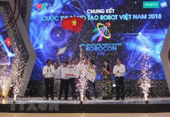 Lac Hong team triumphs at Robocon Vietnam 2018