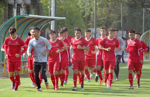 Vietnam train to prepare for the AFF U-19 Youth Championship to be held in Indonesia from July 1-14. Photo thethaovietnam.vn