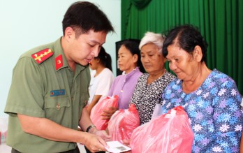 Đoàn Thanh niên hoạt động công tác xã hội tại xã vùng sâu