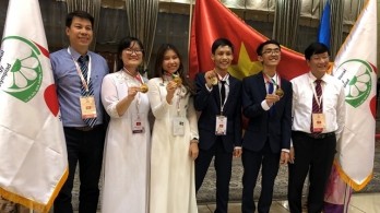 Vietnamese students win three golds at 2018 International Biology Olympiad