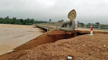 PM Phuc offers sympathies to Cambodia over large-scale floods