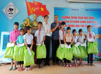 Thanh niên Báo Long An giao lưu, làm công tác xã hội tại Tây Nguyên