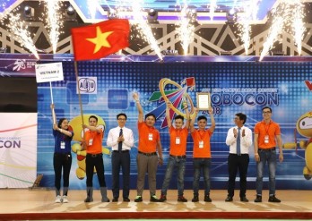 Vietnamese team triumphs at 2018 ABU Robocon contest