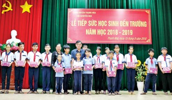 Để những ước mơ của học sinh nghèo bay xa