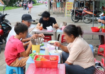 Bảo đảm an toàn thực phẩm trong kinh doanh thức ăn đường phố