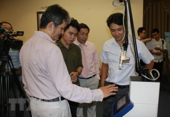 Vietnamese engineers make Fractional CO2 Laser surgical equipment