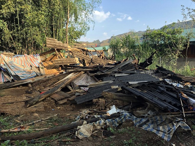 A house collapsed as a result of whirlwinds in Tua Chua district of Dien Bien province (Photo: VNA)