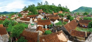 Tour of Dong Son ancient village launched