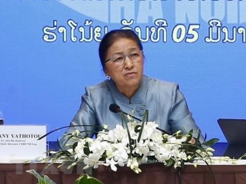 Laos’ NA Chairwoman visits Vietnam’s property conglomerate