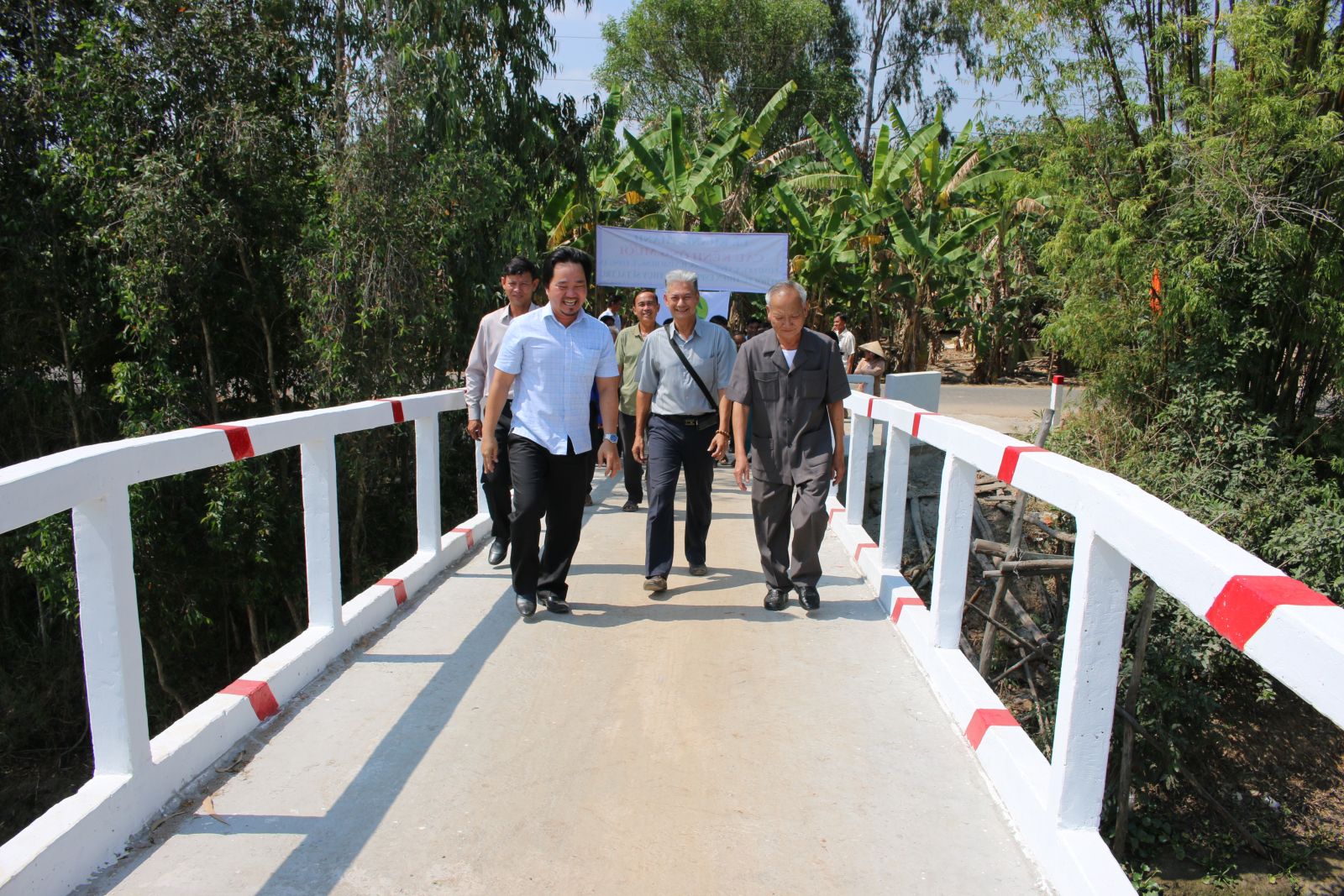 Bridge put into use to create favorable conditions for the people to travel and transport agricultural products 