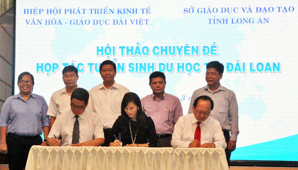 Long An Department of Education and Training, Dai Viet Economic, Cultural and Educational Development Association, Minh Tan Technical University signed a memorandum of cooperation