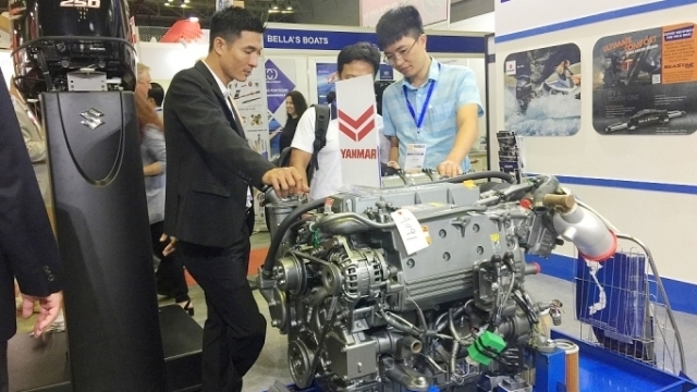 INMEX Vietnam 2019 attracts many visitors on its opening day on March 27 in Ho Chi Minh City (Photo: congthuong.vn) 