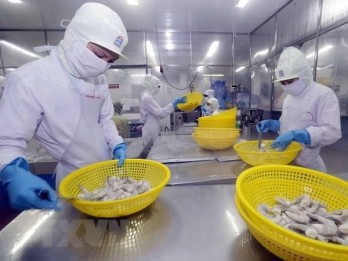 Minister asks for efforts to achieve shrimp export targets