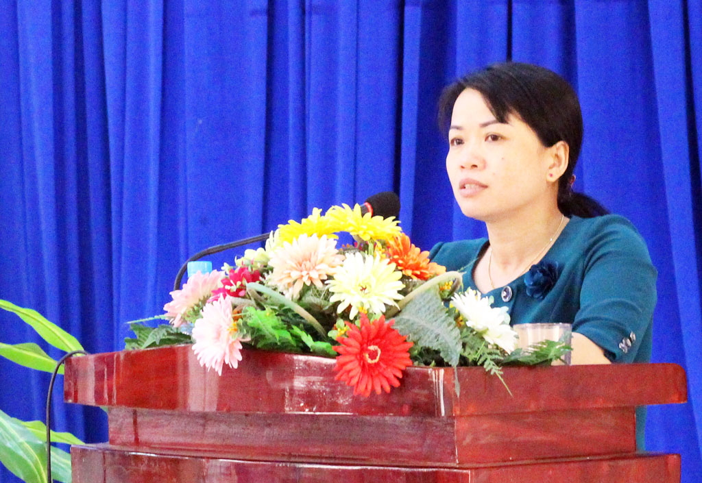 Ms. Dinh Thi Phuong Khanh proposed to strengthen the inspection and supervision of the quality of breeds and production materials