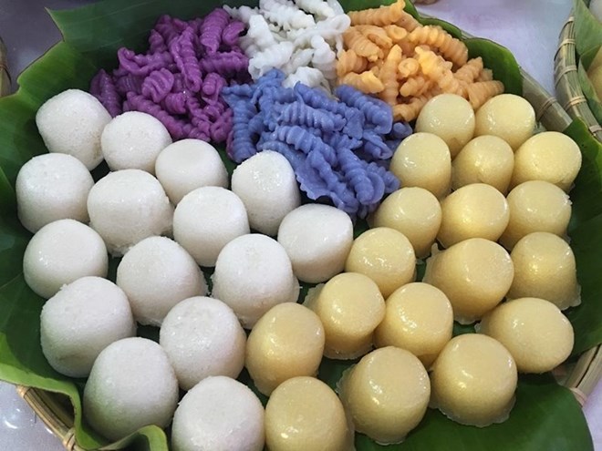 Visitors can taste 150 types of original traditional cakes and their 400 variations of the Kinh, Hoa, Khmer, and Cham people living in the Mekong delta region. (Photo: Plo)