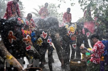 Thai PM calls for unity to keep peace during Songkran festival