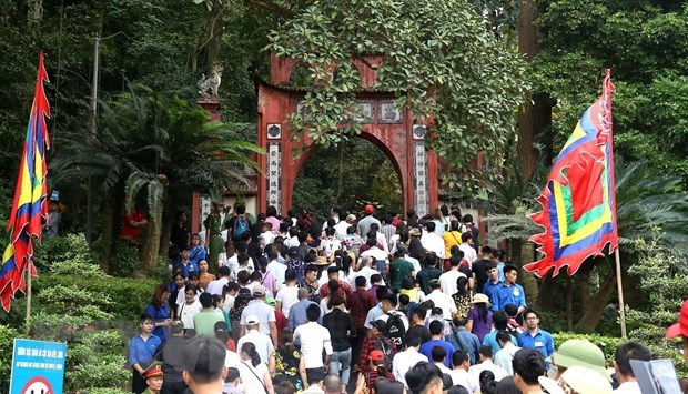 People flock to Hung Kings Temple for the festival (Photo: VNA)