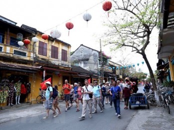 Vietnam welcomes over 5.96 million foreign tourists in four months